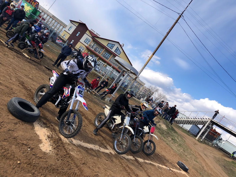 moto300419
