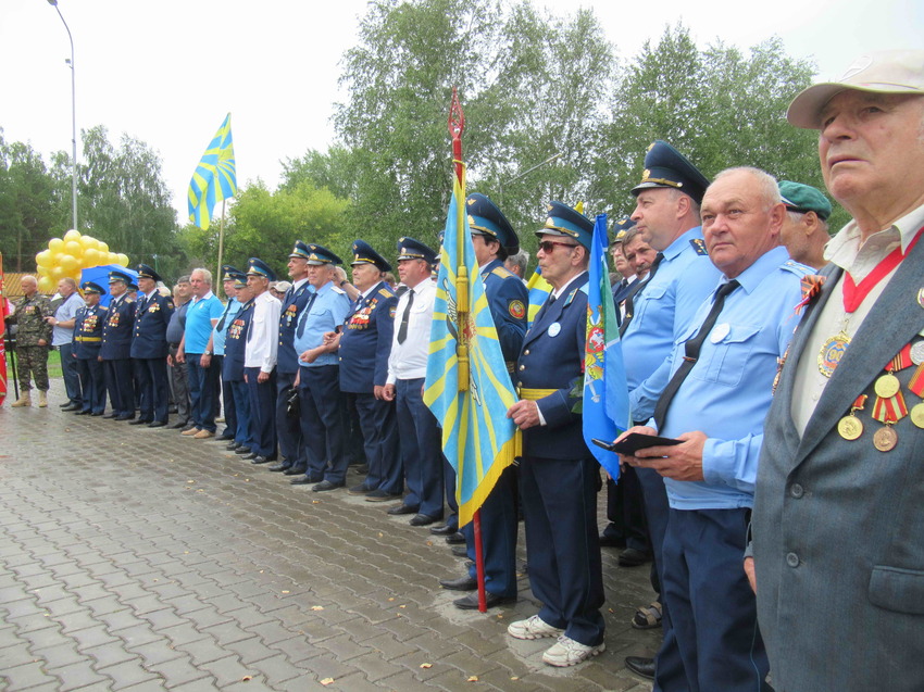 flot190819 2