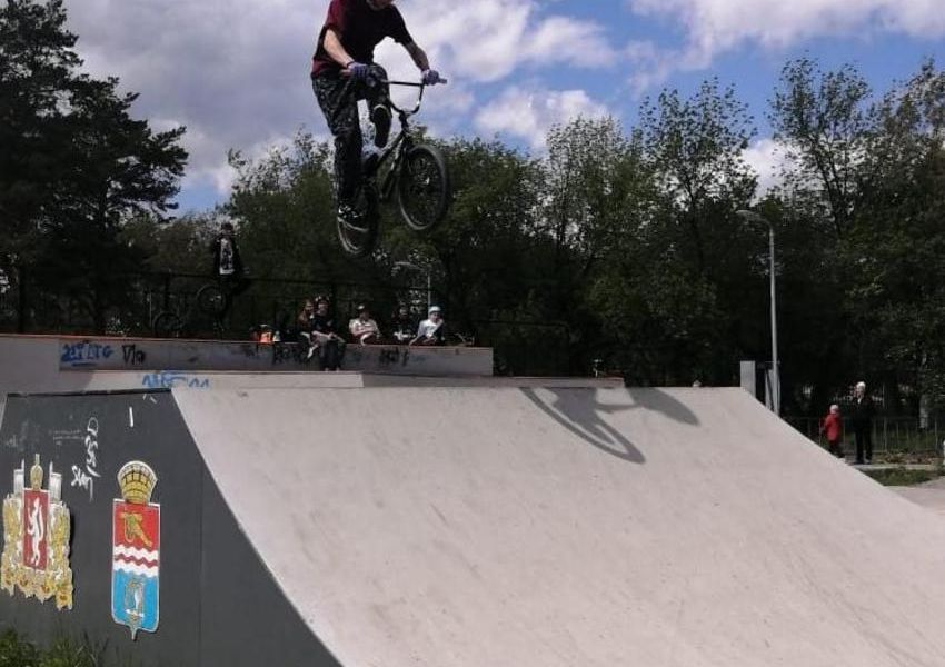 Каменцы звезды в BMX