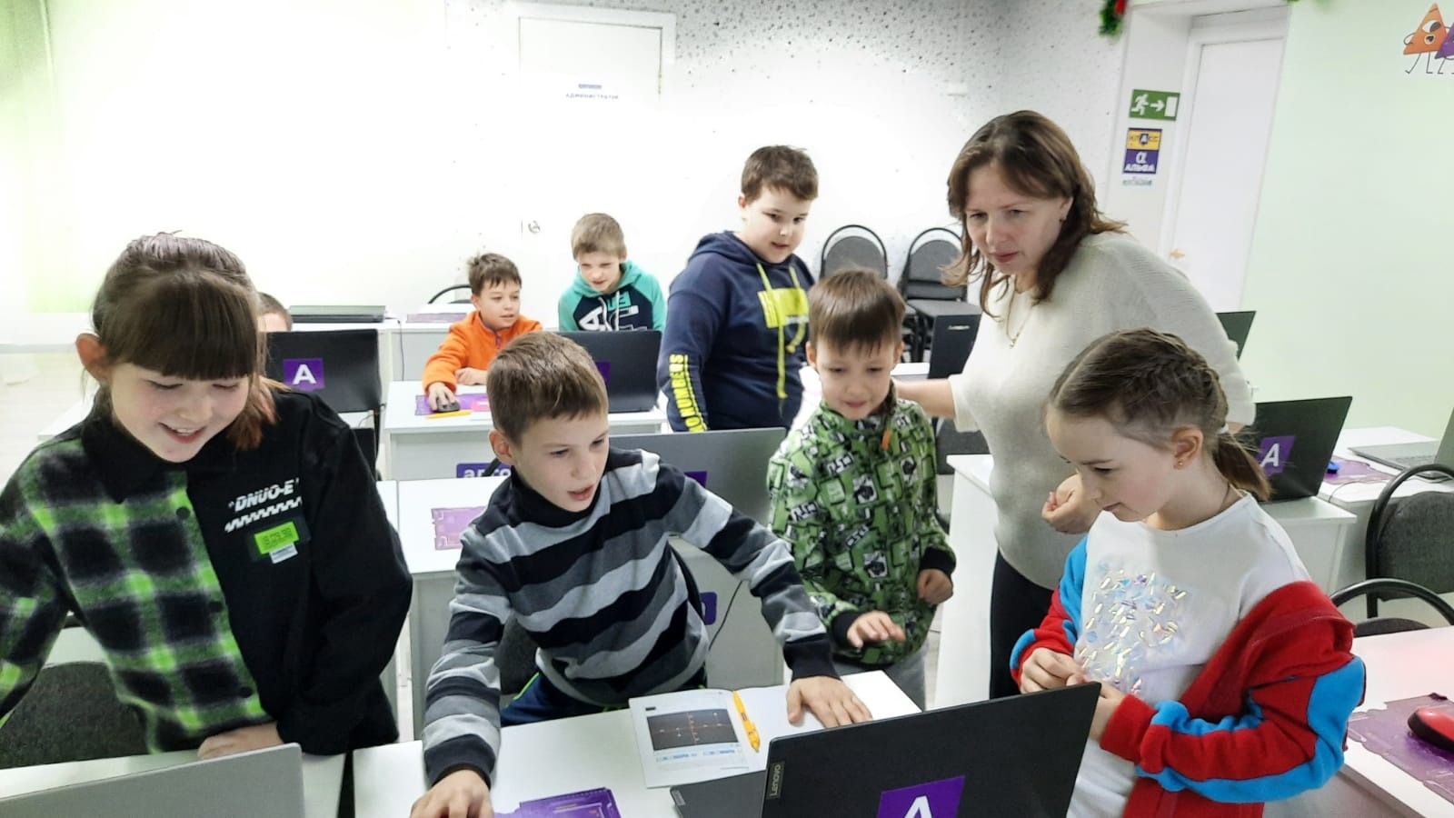 Чему бы вы хотели, чтобы ваш ребенок научился в школе IT технологий?