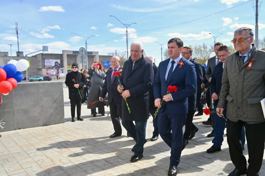 Мемориальную доску в память Героя Советского Союза Григория Павловича Кунавина установили на здании железнодорожного вокзала
