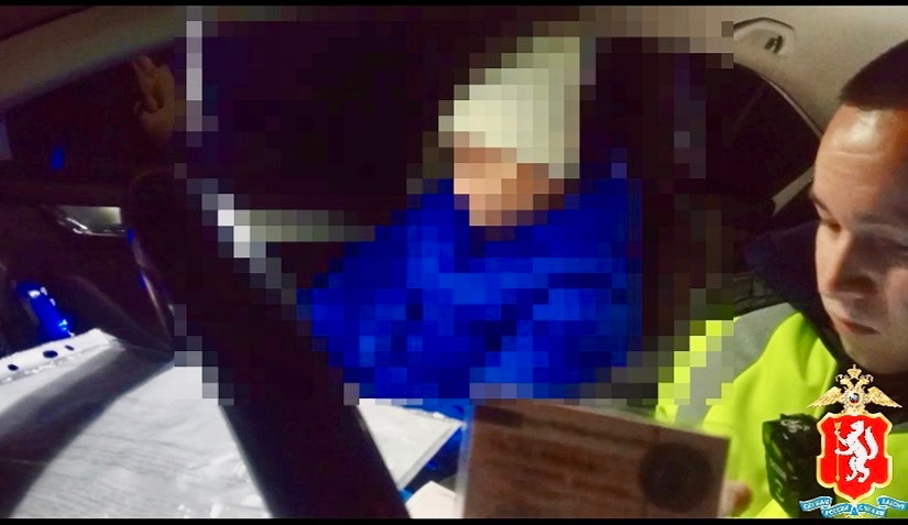 Свердловские автоинспекторы пресекли опасную поездку пьяной автоледи с тремя детьми после семейной ссоры