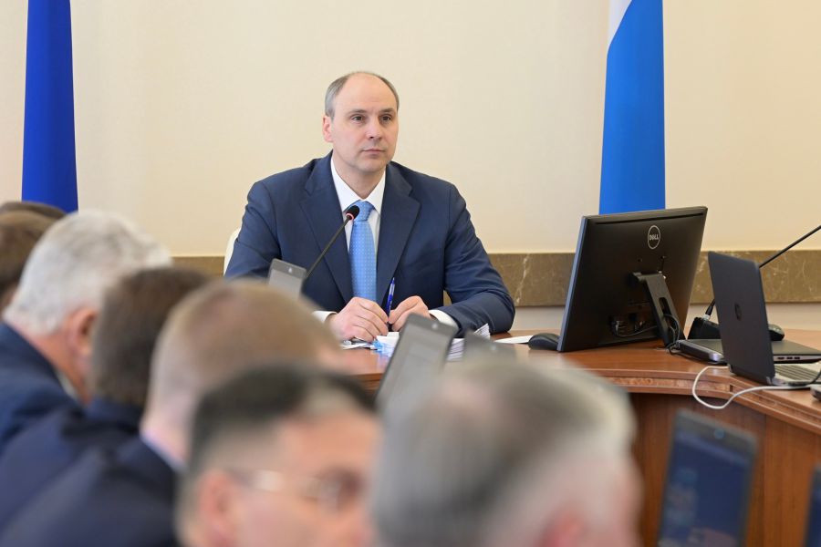 Денис Паслер поручил главам взять под личный контроль уборку снега в муниципалитетах