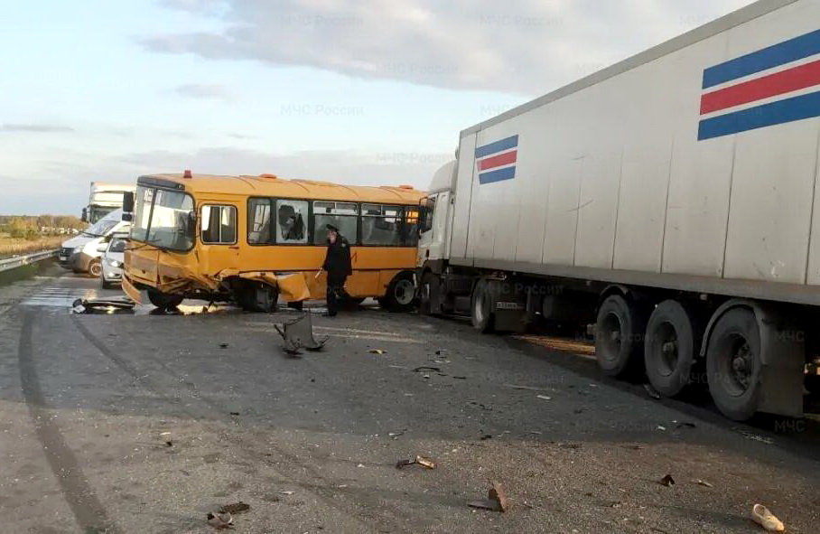 Три человека погибли в ДТП с участием автобуса вблизи села Барабановское