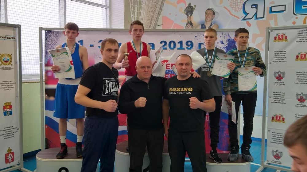 box40319Кладов Родион в синем 1
