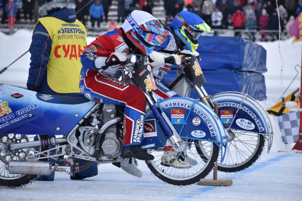 moto100220 1