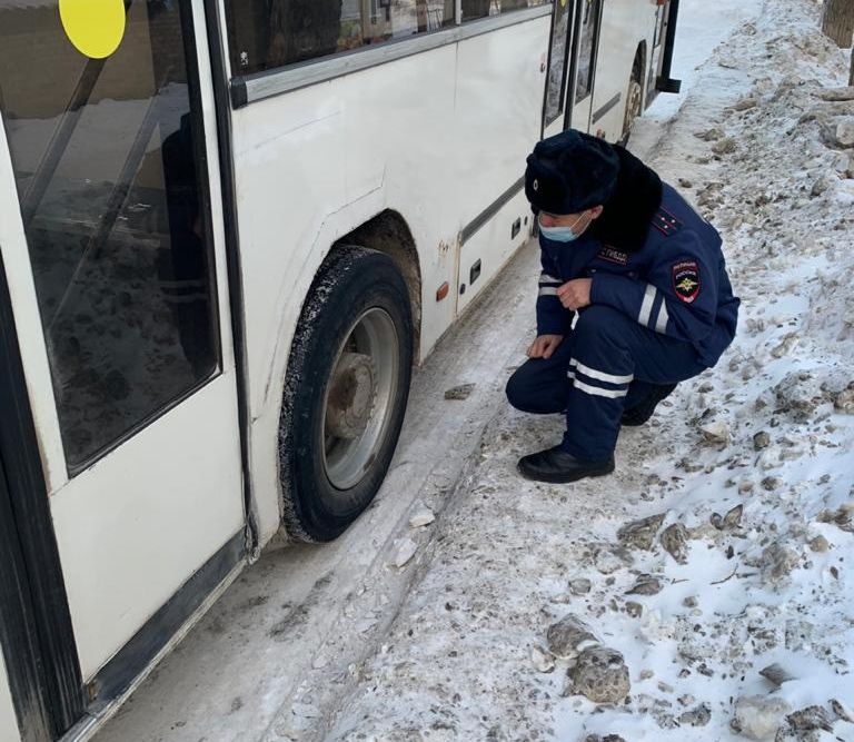 bus260221 1