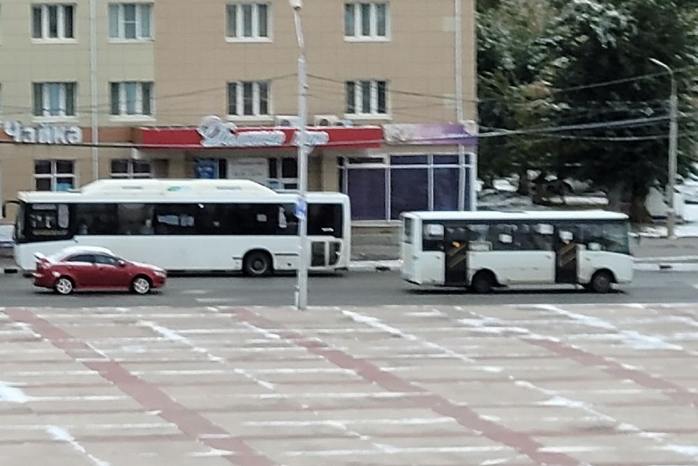 bus270922