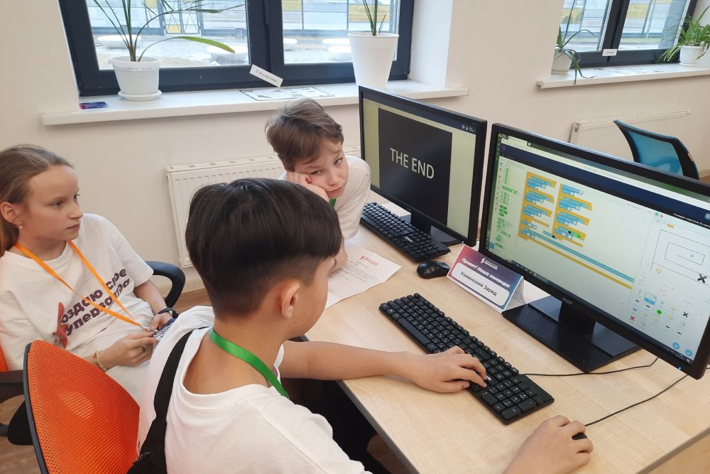 Каменские программисты заняли второе место в хакатоне Edugames Ural 2023