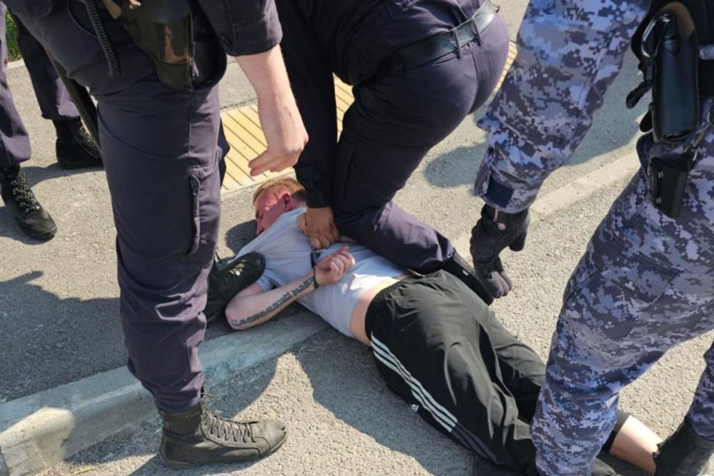 В Каменске-Уральском ревнивец угрожал убить сожительницу ножом 