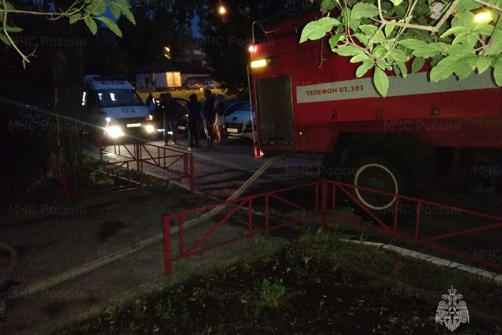 Двадцать человек эвакуированы сегодня ночью при пожаре по улице Строителей