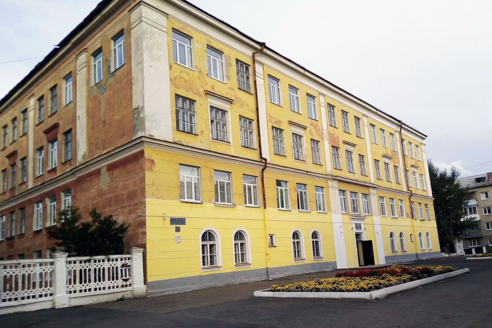 Школу №20 в Каменске-Уральском отремонтируют к 1 сентября по поручению Паслера