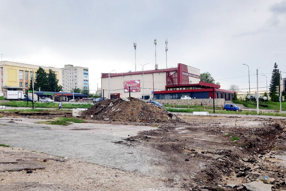 В Каменске-Уральском продолжается реализация проекта по созданию пешеходной зоны на улице Челябинская