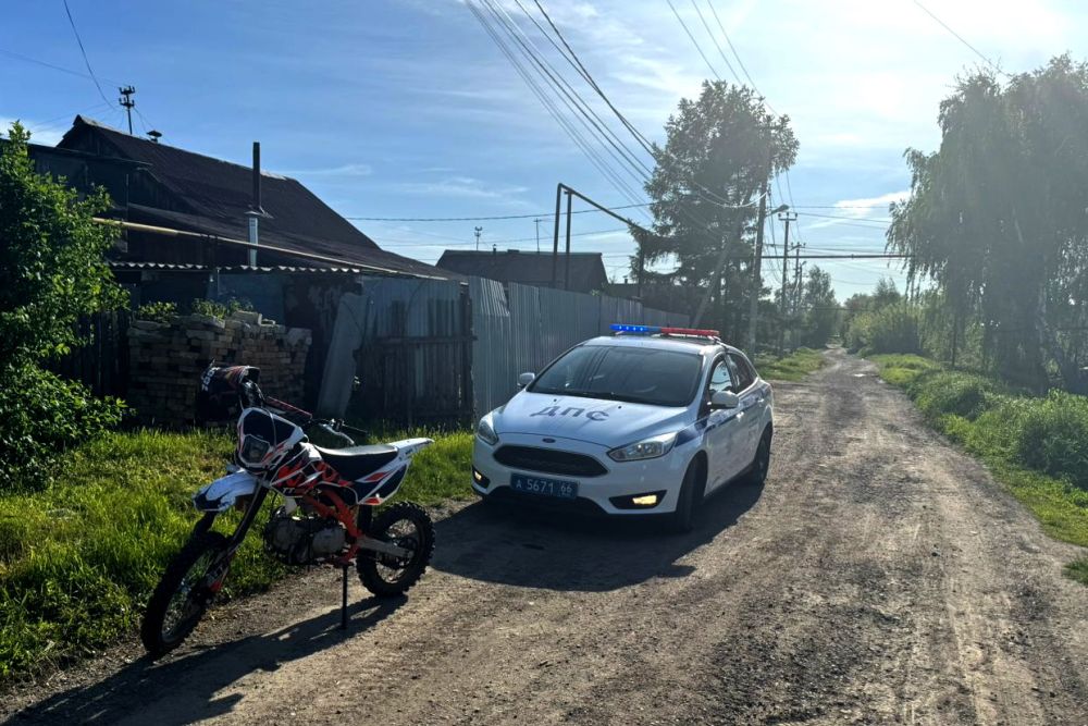 Дедушке из Каменска-Уральского грозит штраф за то что дал покататься 13-летней внучке на питбайке