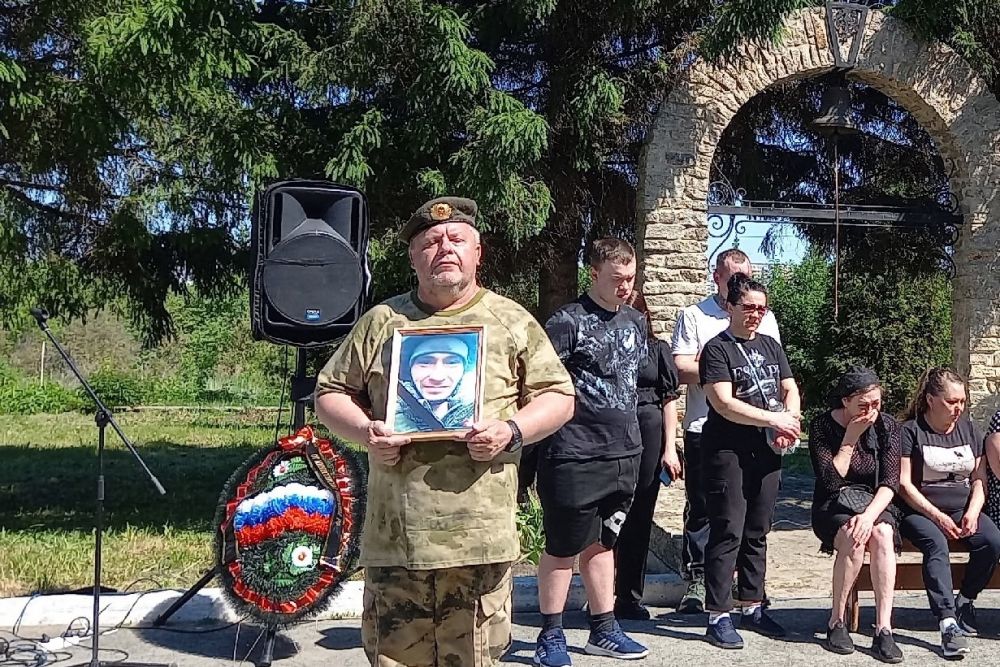 В Каменске-Уральском простились с Дмитрием Зверевым