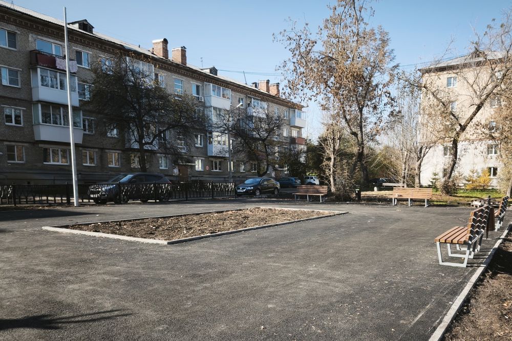 Завершаются работы по благоустройству пешеходной зоны по улице Челябинская и в сквере «Олененок»