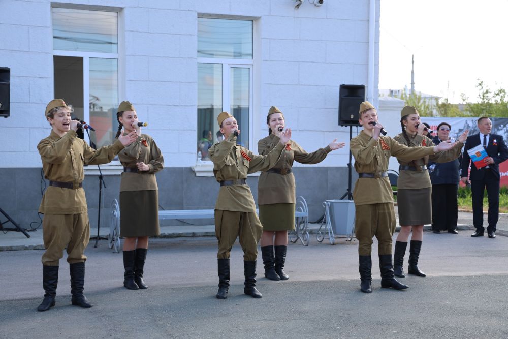 Ретропоезд на паровозной тяге «Эшелон Победы» посетил Каменск-Уральский