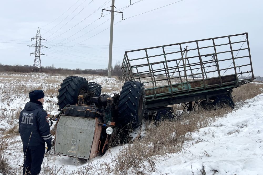 В Каменском районе в результате ДТП погиб водитель трактора