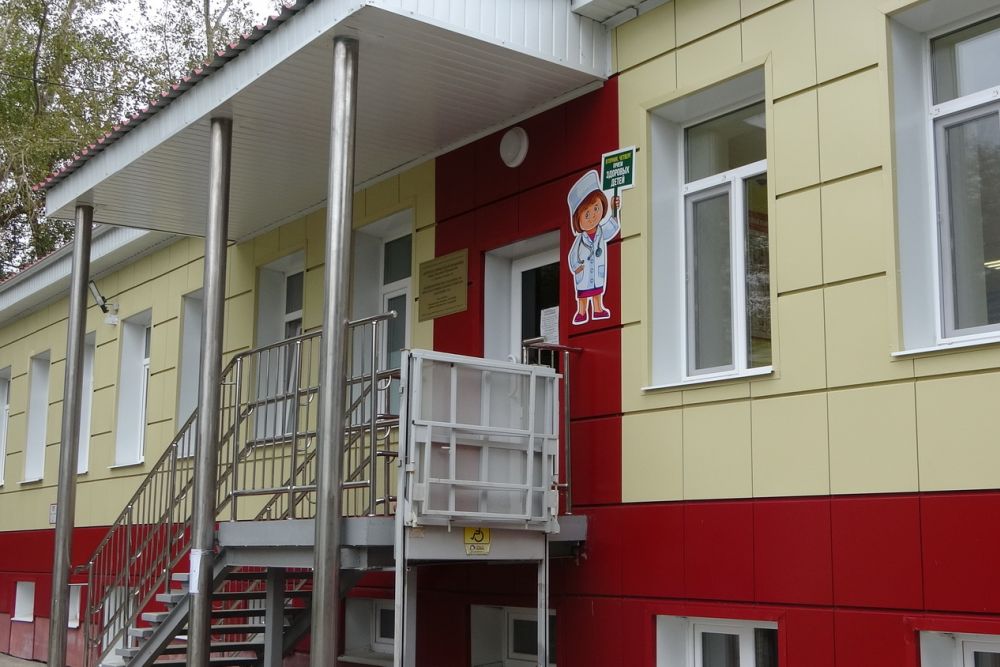 Из-за роста заболеваемости ОРВИ и гриппом завтра снова отменен прием здоровых детей в детских поликлиниках Каменска-Уральского