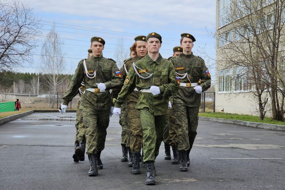 Военно-спортивные игры «Зарница 2.0» муниципалитетов Южного округа прошли в Каменск-Уральском