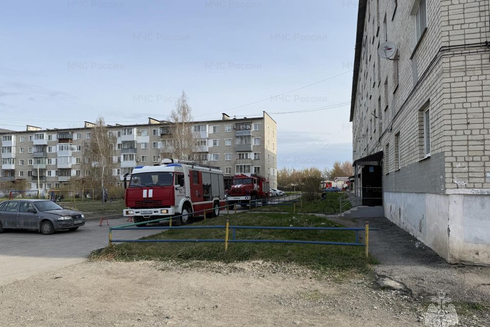 На пожаре в Каменске-Уральском по улице Мичурина есть пострадавший