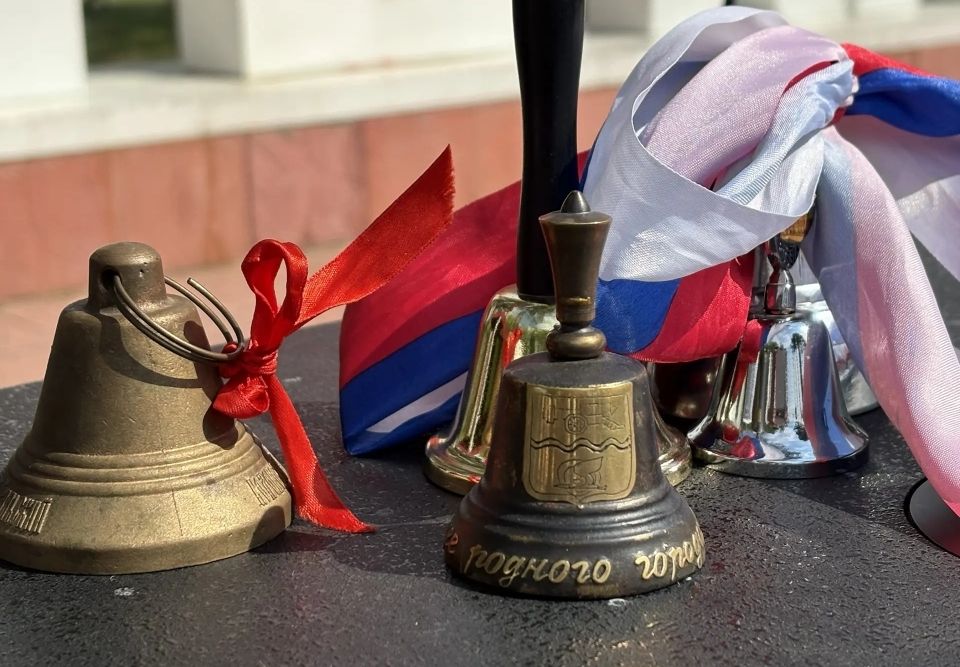 Городской последний звонок прозвучал для 374 выпускников Каменска-Уральского