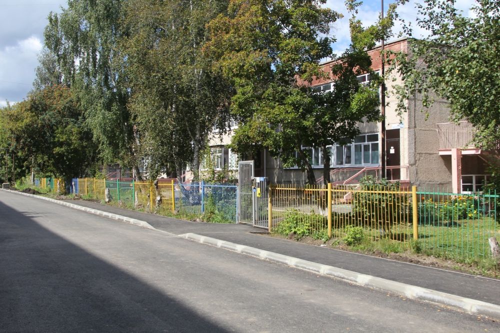 В Каменске-Уральском завершается благоустройство двора на Плеханова-Котовского