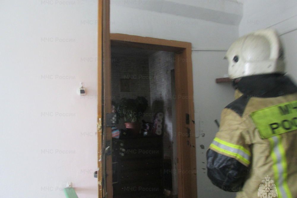 Пожар в Каменске‑Уральском: жильцы успели эвакуироваться до прибытия спасателей
