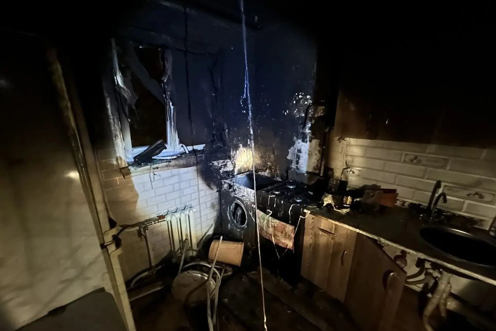 Мужчина в больнице с ожогами в результате пожара в пятиэтажке в Каменске-Уральском