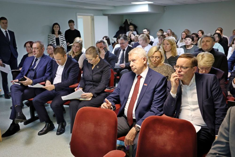 Руководители свердловского Минздрава выехали в Каменск-Уральский для подведения итогов работы больниц в 2025 году