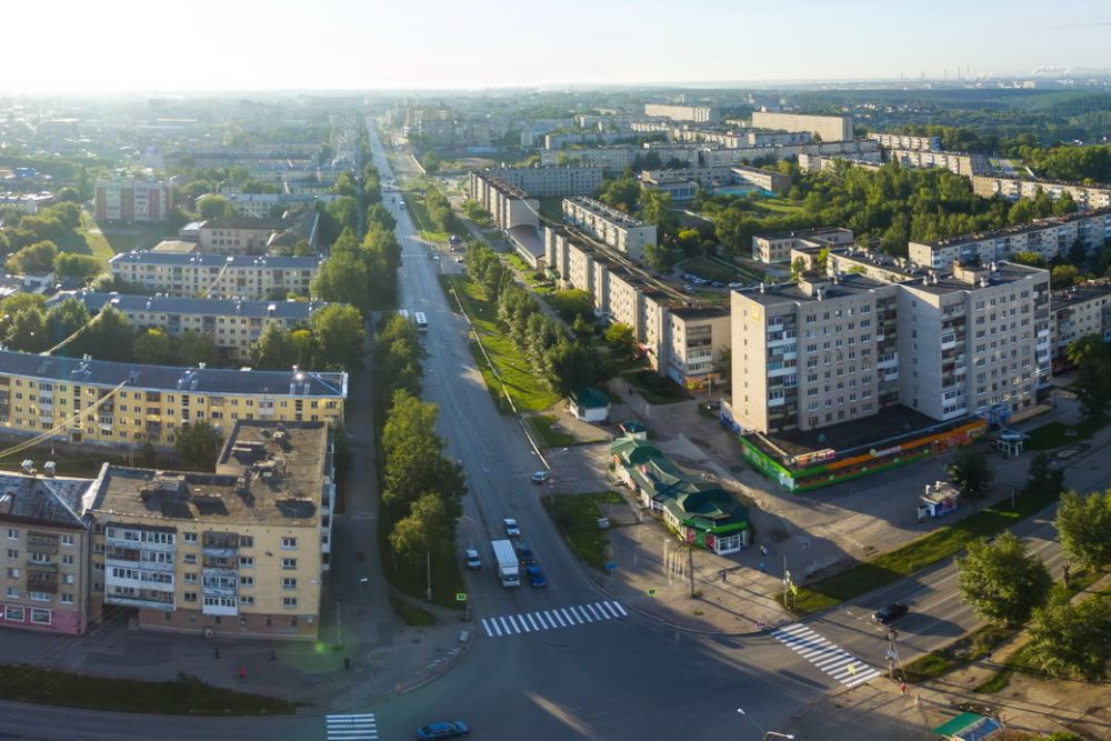 Более 400 миллионов рублей запланировано в 2026 году на повышение безопасности улиц и тротуаров Каменска-Уральского