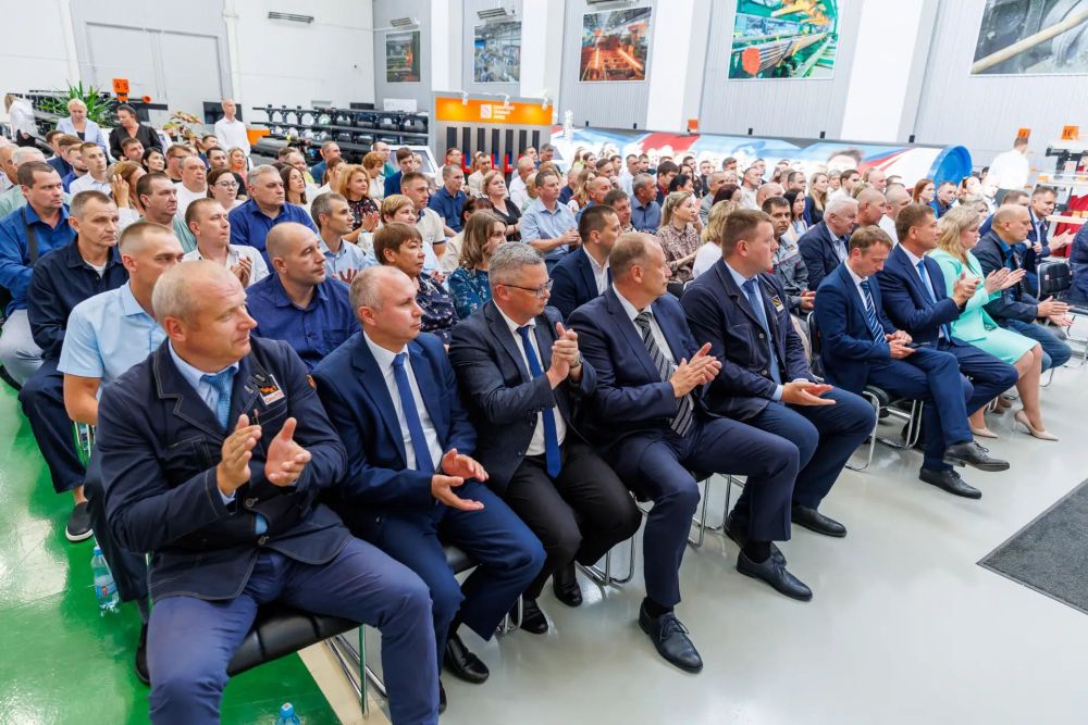 Синарские трубники чествуют передовиков производства