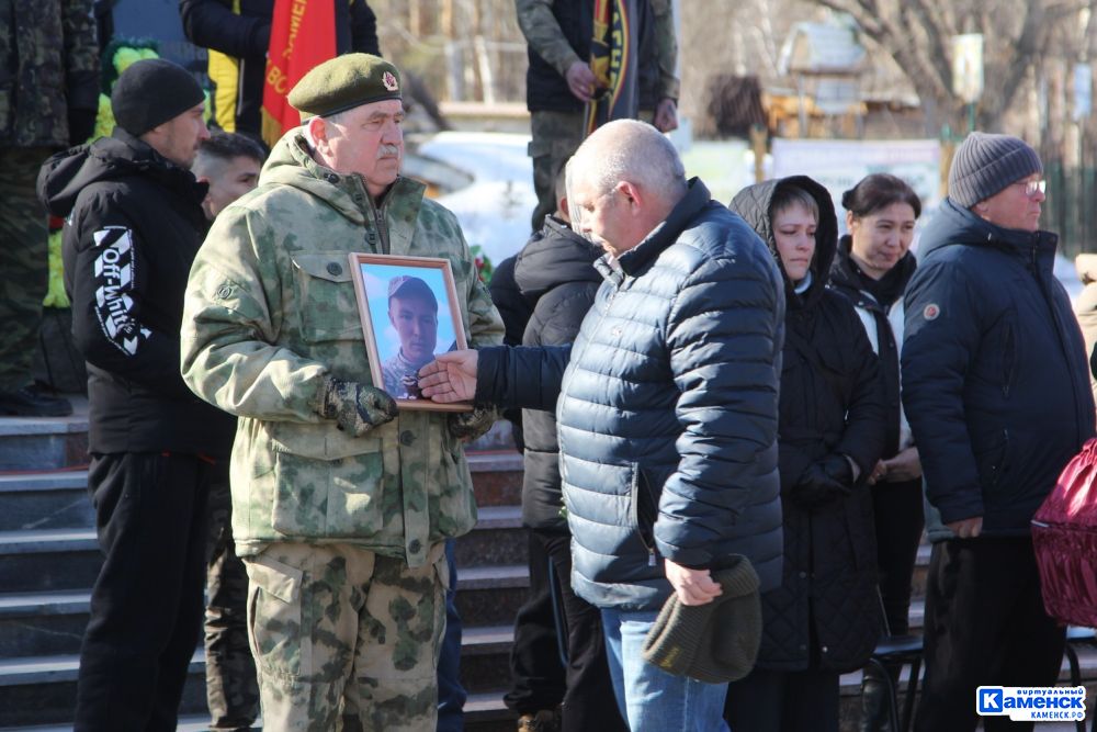 В Каменске-Уральском простились с Раилем Суфиевым и Андреем Гобовым