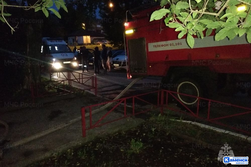 Двадцать человек эвакуированы сегодня ночью при пожаре по улице Строителей