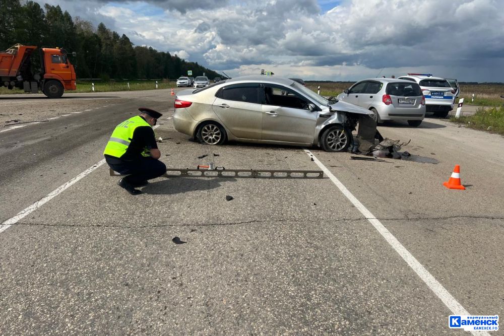 Два ребенка и взрослый пострадали в результате аварии под Каменском-Уральским