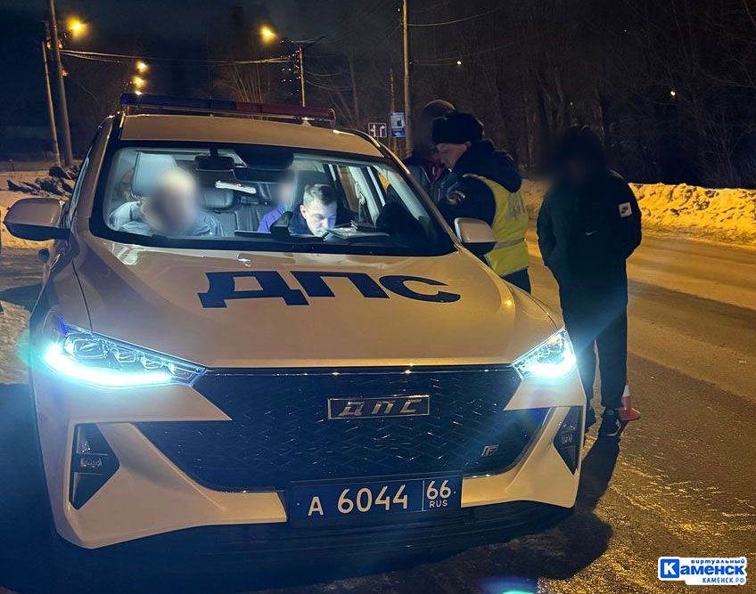 В Каменске-Уральском инспекторы ГИБДД остановили несовершеннолетнего за рулем автомобиля