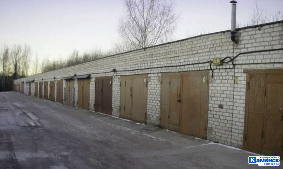 Автомобилистам напомнили, что нельзя хранить в гаражах