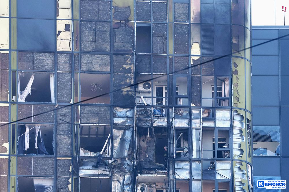 В Екатеринбурге продолжают устранять последствия атаки БПЛА