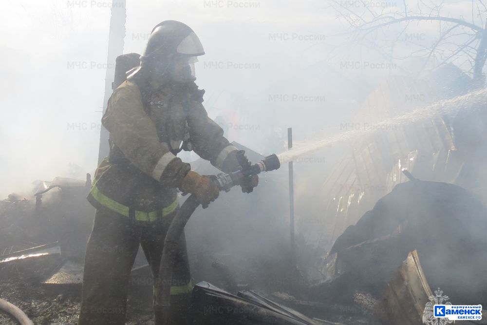 В Каменском районе в деревне Мазуля днем в воскресенье горел дом