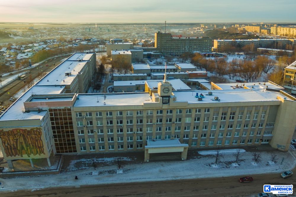 Глава Каменска-Уральского Алексей Герасимов сообщил о запланированном ремонте школ №3 и №30