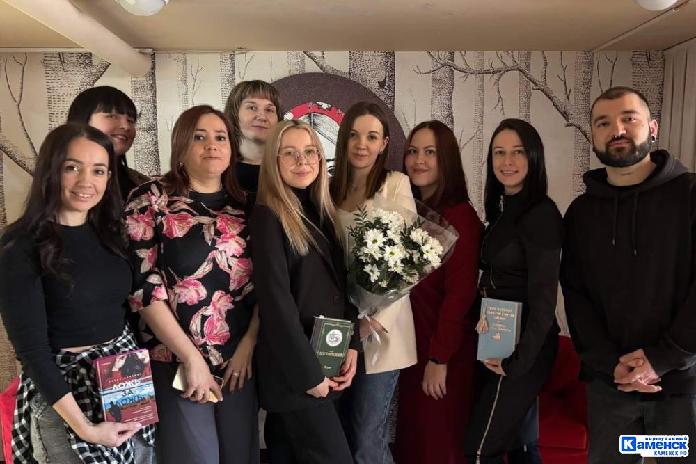 Алёна Бронникова про себя, литературу и книжный клуб в Каменске