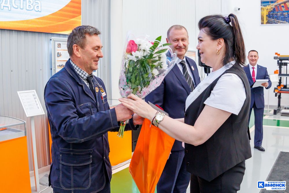 Синарские трубники награждены знаками отличия