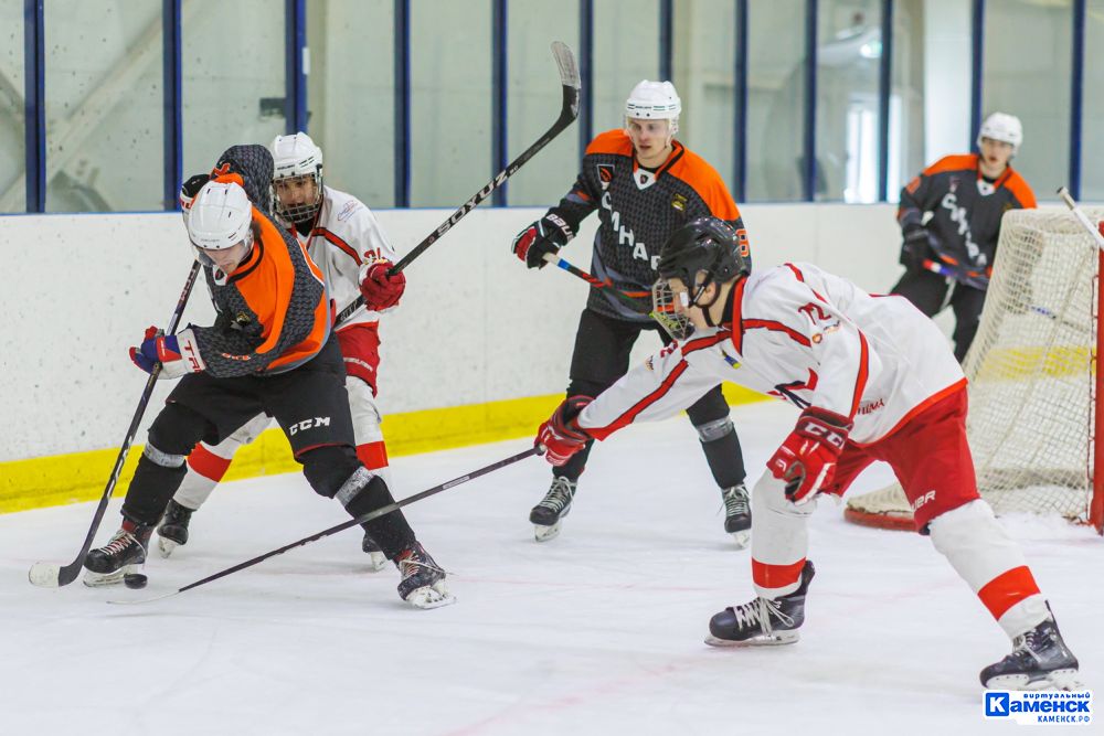 Хоккейная «Синара» укрепляет позиции