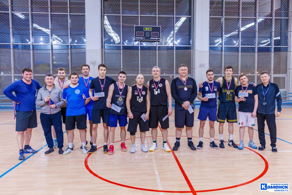 Синарские трубники провели турнир по баскетболу