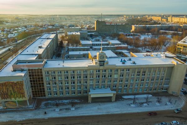 Глава Каменска-Уральского Алексей Герасимов сообщил о запланированном ремонте школ № 3 и № 30