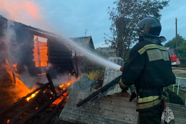 Вчера в деревне Брод сгорел жилой дом