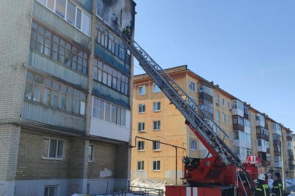 По улице Каменской сгорел балкон в пятиэтажном здании