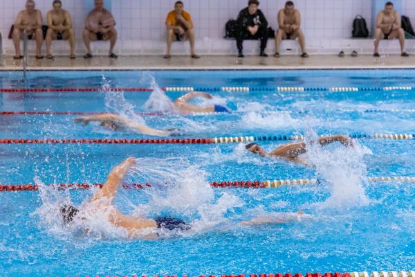 На СинТЗ провели турнир по плаванию