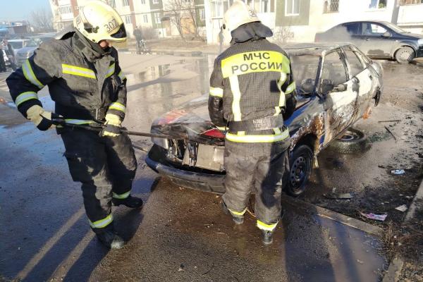 В последний день марта в микрорайоне Южный сгорел автомобиль