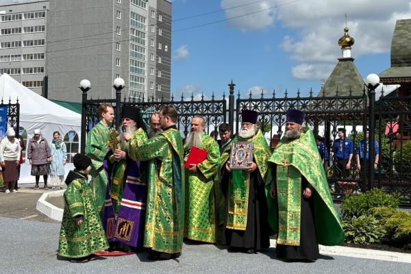 В Каменске-Уральском прошла юбилейная акция «Белый цветок»